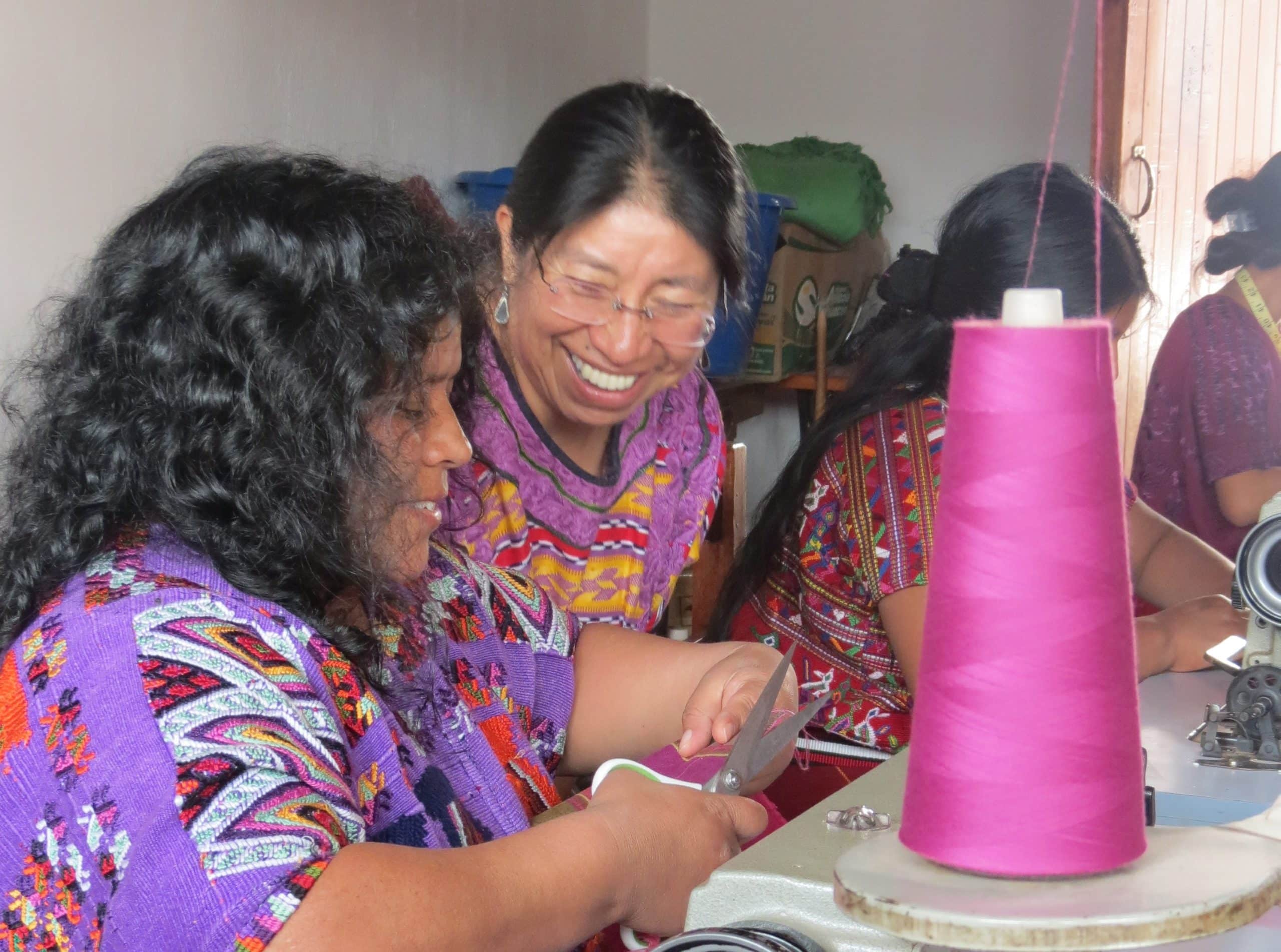 Margarita con mujeres de ACMUV