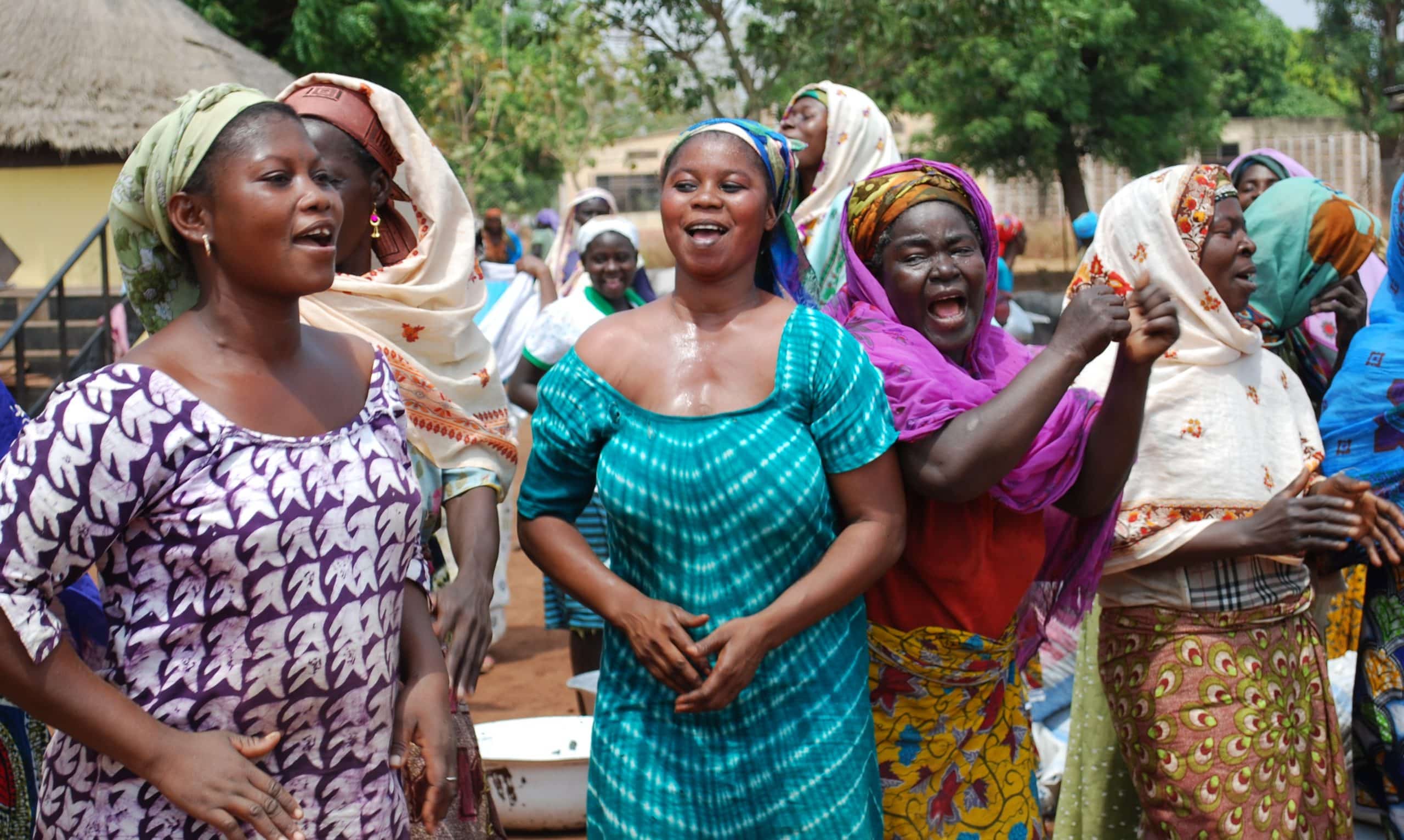 Miembros productores de la Savannah Fruits Company, una cooperativa de manteca de karité de Ghana